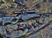 雷火电竞网址-时空裂隙中的绿茵奇迹，当2026世界杯遭遇1996欧冠