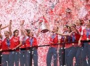 雷火电竞下载-欧冠女足赛场集锦，震撼人心的简单介绍