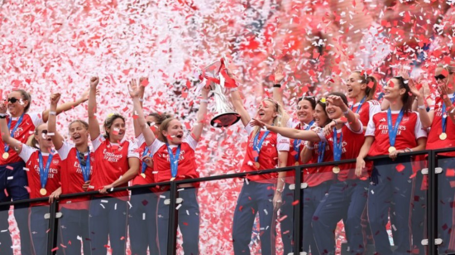 欧冠女足赛场集锦，震撼人心的简单介绍