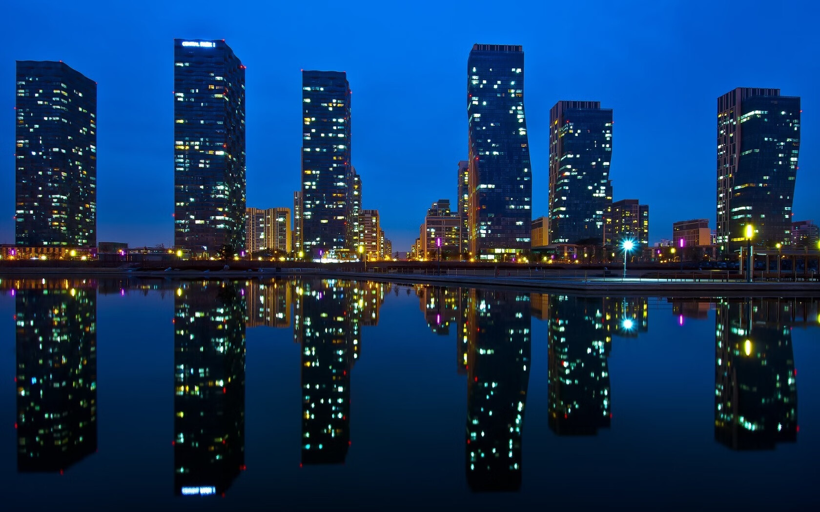 石油美元VS冠军防线,当沙特的金融封锁遇上范戴克的关键解围